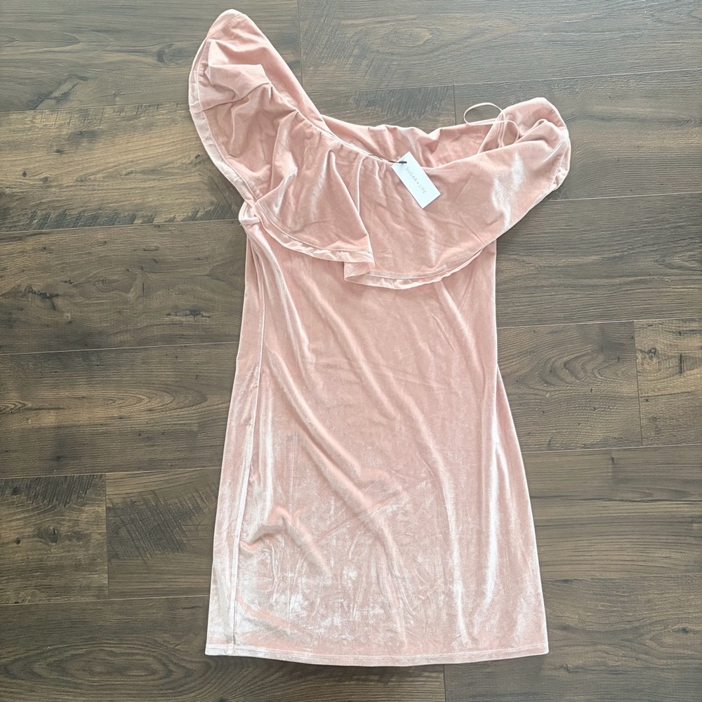 NWT Sugar + Lips Rose Pink Velvet One Shoulder Ruffle Mini Dress Size Large - Picture 1 of 8